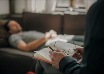 Sessão de psicoterapia psicanalítica